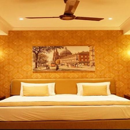 The Emerald Club ,Rajkot Dış mekan fotoğraf