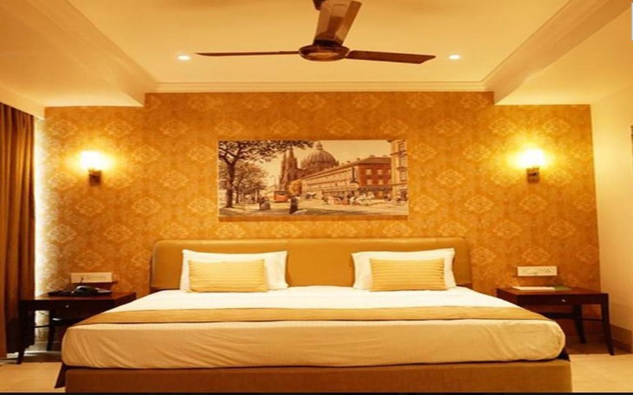 The Emerald Club ,Rajkot Dış mekan fotoğraf